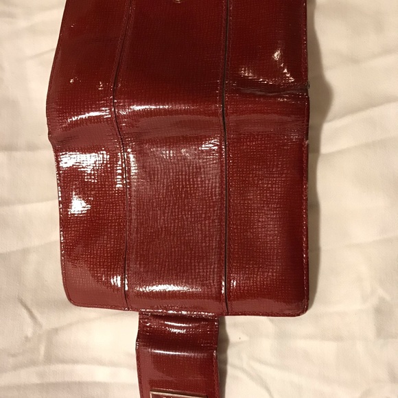 Dark pink patent leather Cole Haan passport wallet - Picture 3 of 5